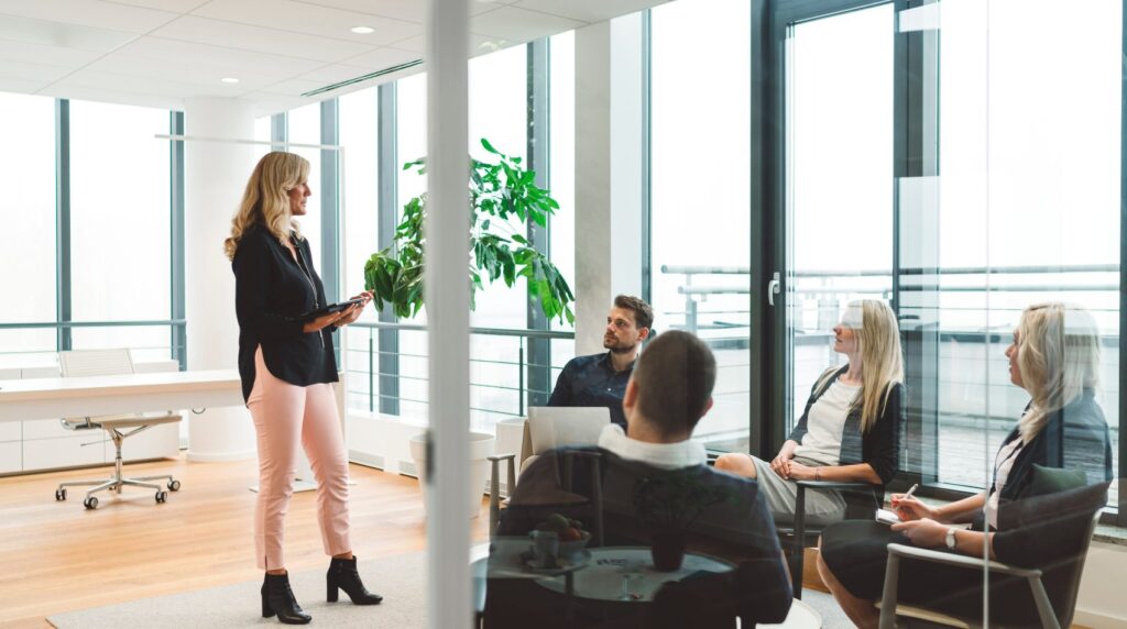 Shaping the Future: The Transformative Impact of People Professional Training on Tomorrow’s Workplace