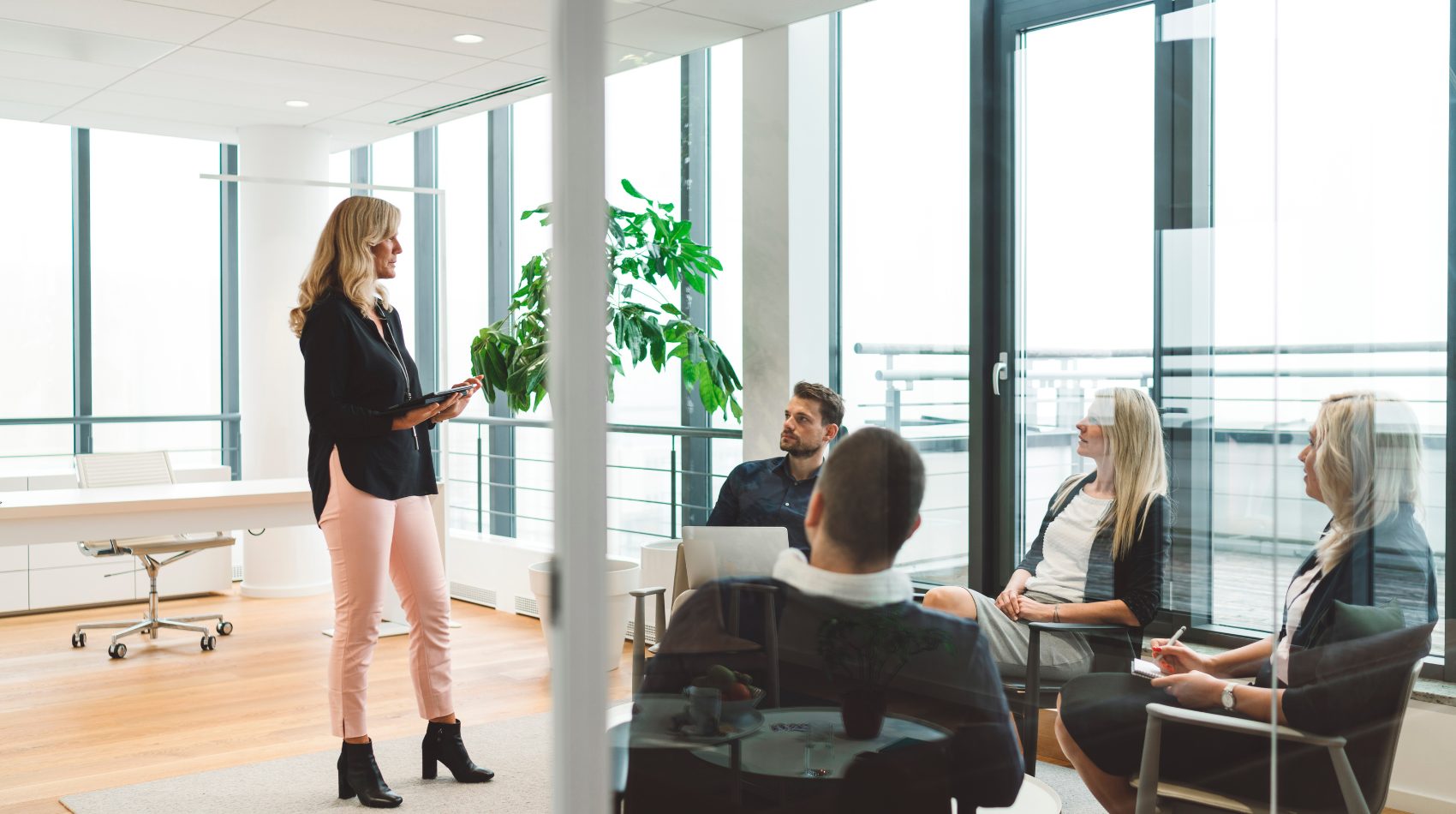 Shaping the Future: The Transformative Impact of People Professional Training on Tomorrow’s Workplace